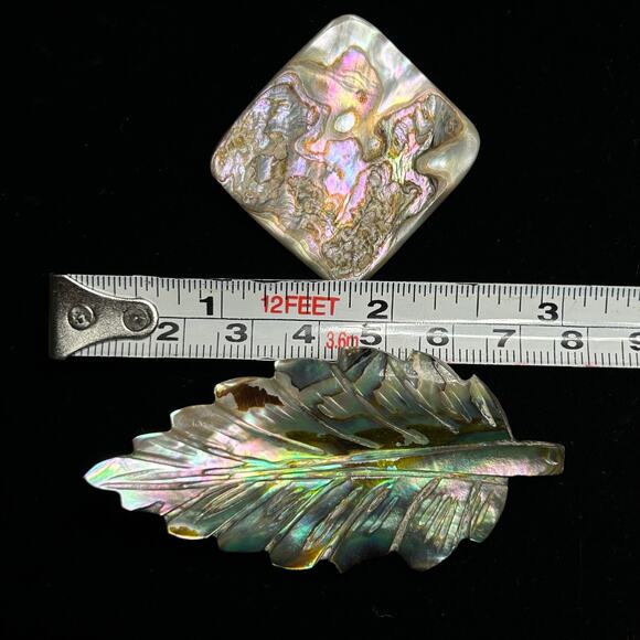 2 Vintage Mother of Pearl M.O.P. Leaf and Square Brooches/Pins 1.25x2.5in - Picture 2 of 8